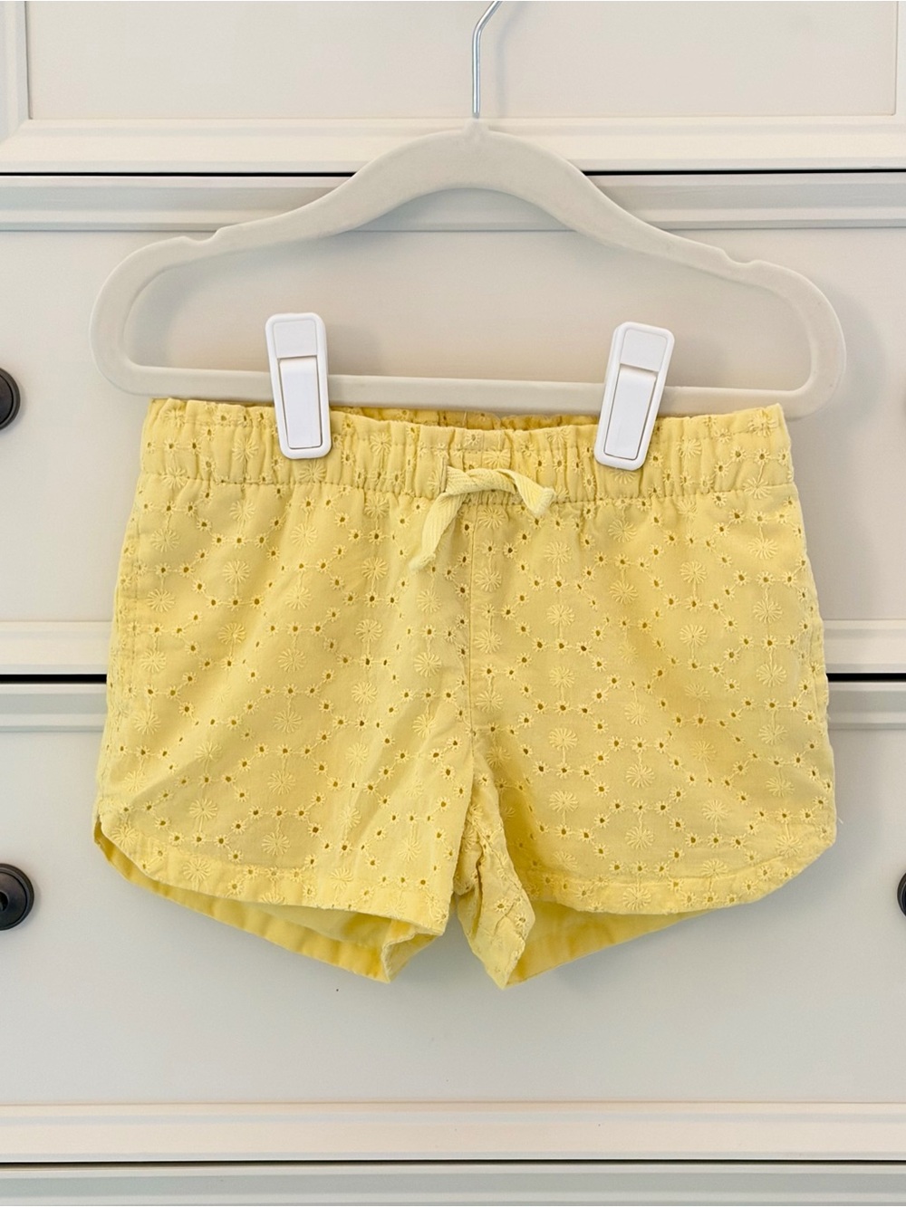 EUC Cat & Jack Yellow Eyelet Pull-On Shorts Size 4T